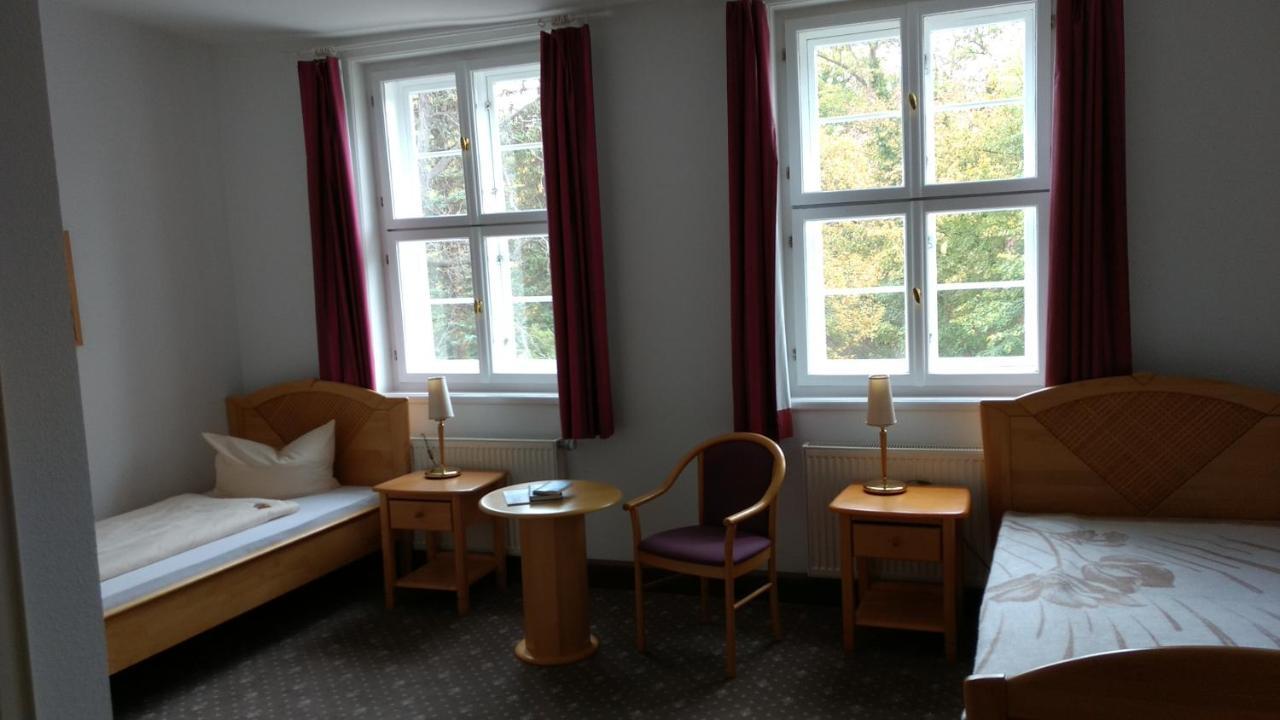 Hotel Lindenhof / Gastehaus an der Teufelsmauer Thale Exterior foto